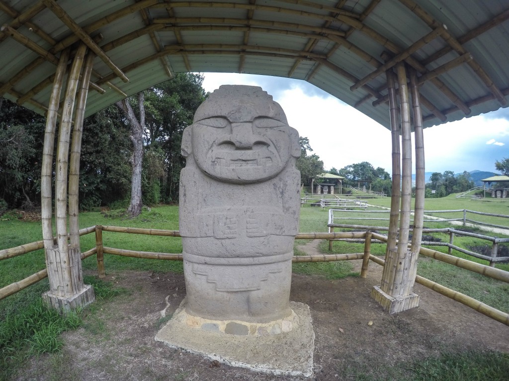 Steinskulptur von San Agustin.